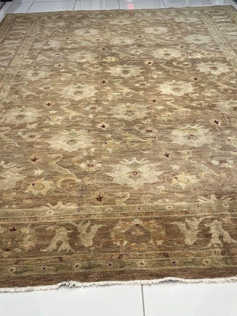 Unlimited Luxury Rug Auction 17