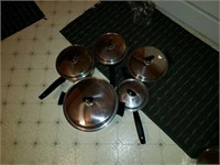 Set of 5 pots with lids