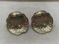 14k Gold earrings (4 grams)