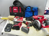 Unused Skil 18v cordless tool kit c/w vac, drill
