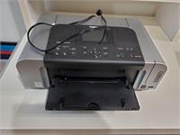 Canon 6600D printer powered on