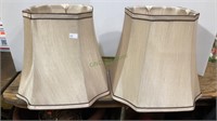One pair of tan matching lampshades(138)
