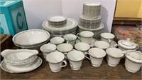 72 pieces of Syracuse China - flower