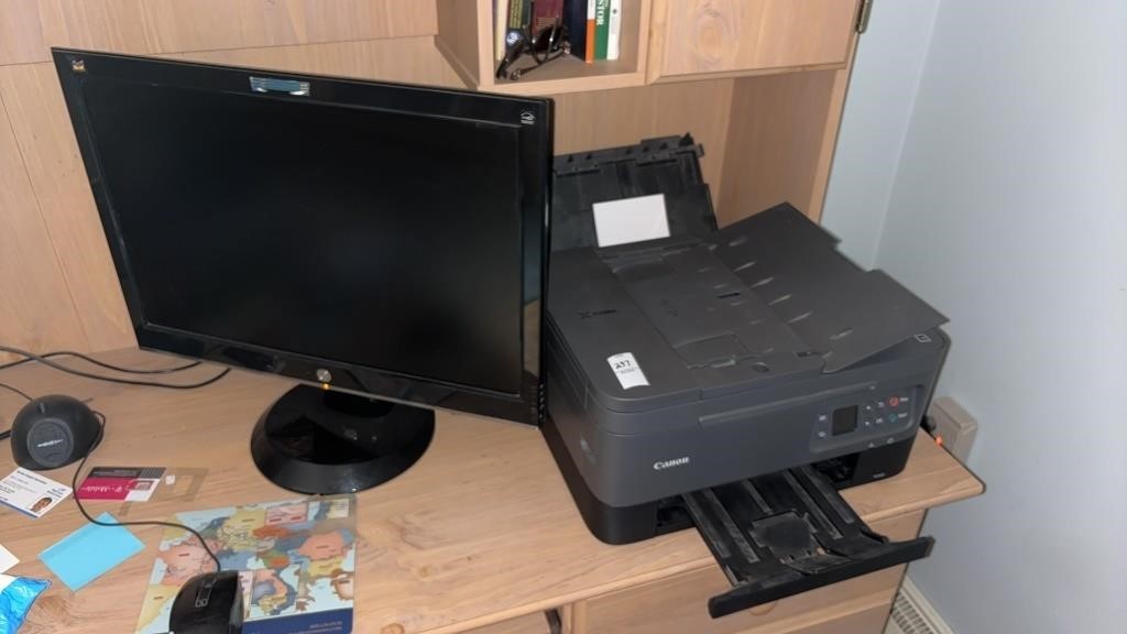 Canon TR-7020 Printer and Monitor