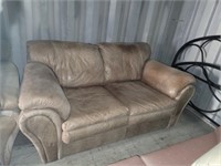 Very nice leather love seat & 2 chairs