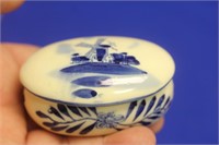 A Delft Style Trinket Box