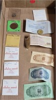 FLAT BOX OF MIXED FOREIGN COINS & CURRENCY