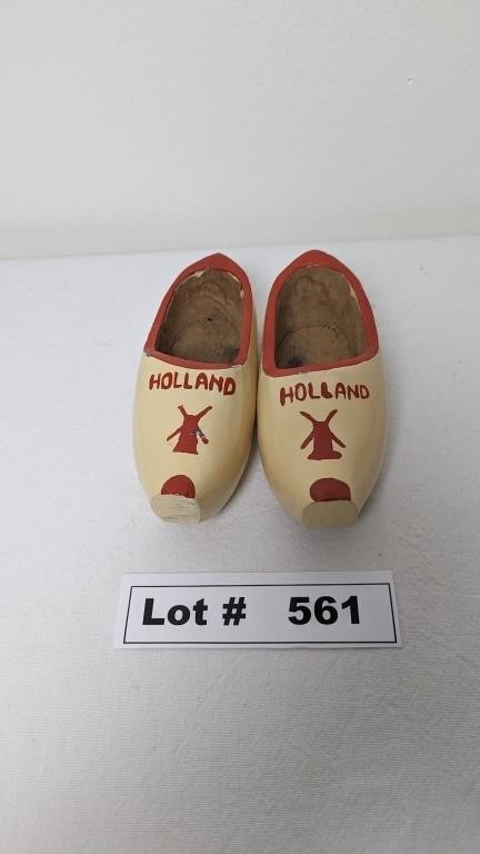HOLLAND WOODEN SHOES