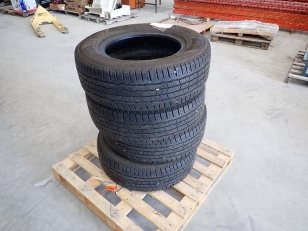 Qty Of (4) 275/65R18 Nokian Tires