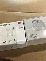(2) EAR PODS  (DISPLAY)
