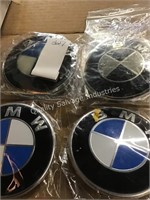 (6) BMW REPLACEMENT WHEEL COVERS  (DISPLAY)