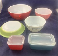 6 Pieces of Colored Pyrex Bowls /Dishes