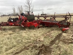 Versatile 400 Swather for parts
