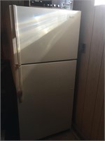 Magic chef Refrigerator Glass Shelves (very