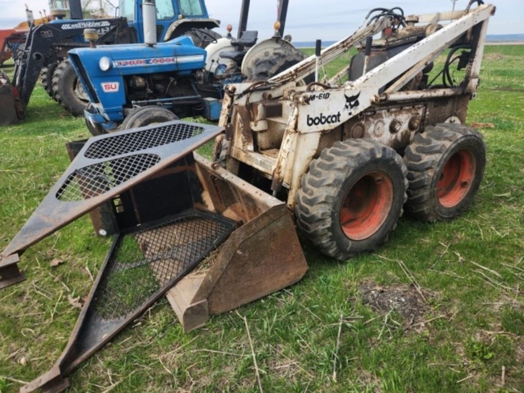 Bobcat M610 Skid Steer