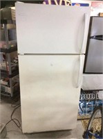 Frigidaire 18 cu refrigerator/freezer