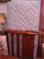 Low post twin bed with pineapple finial, 28" high;