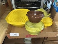 Tupperware Bowls & Lids