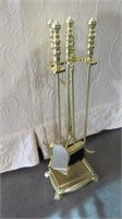 4 PC BRASS FIREPLACE TOOLS W/STAND