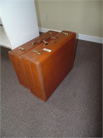 (2) Hard Sided Vintage Samsonite Luggage