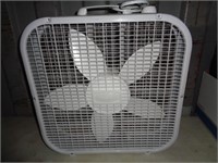 BOX FAN