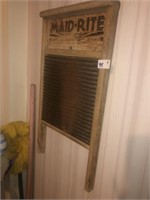 Vintage Maid Rite Washboard & Chicken Pic