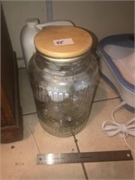 Large Crock Jar & Light Bulbs