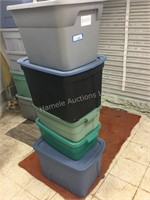 5 plastic totes with lids
