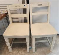 2 White Chairs Wooden