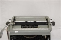 Vintage Underwood Typewriter, Missing Front Cover