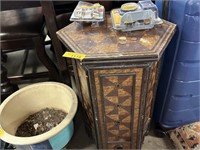 MOROCCAN STYLE SIDE TABLE