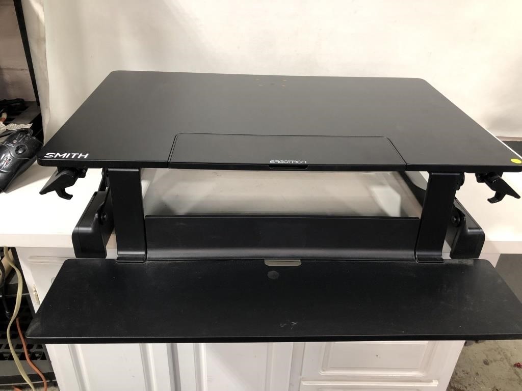 SMITH LIFT DESK TOP