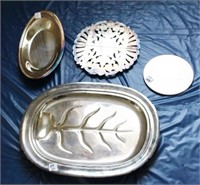 SILVERPLATE: MEAT TRAY, TRIVETS AND BOWL