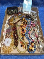 Flat lot: Nice necklaces #3