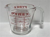 Pyrex large glass measuring cup
