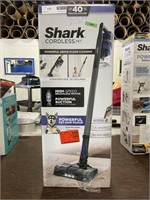 SHARK CORDLESS PET VACUUM MACHINE ** DIRTY BUT