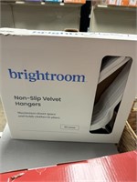 Brightroom velvet hangers 30ct