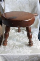 VINTAGE WOOD MILKING STOOL