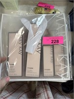 NEW MARY KAY TIMEWISE SET