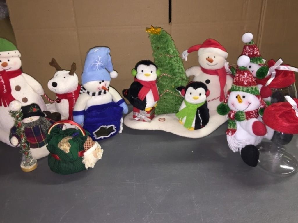 XMAS PLUSH LOT, SOME ARE MUSICALS ~ NEED BATTERIES