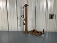 Antique Hydraulic Cylinder Jack, vise