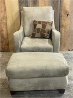 ACCENT CHAIR WITH OTTOMAN