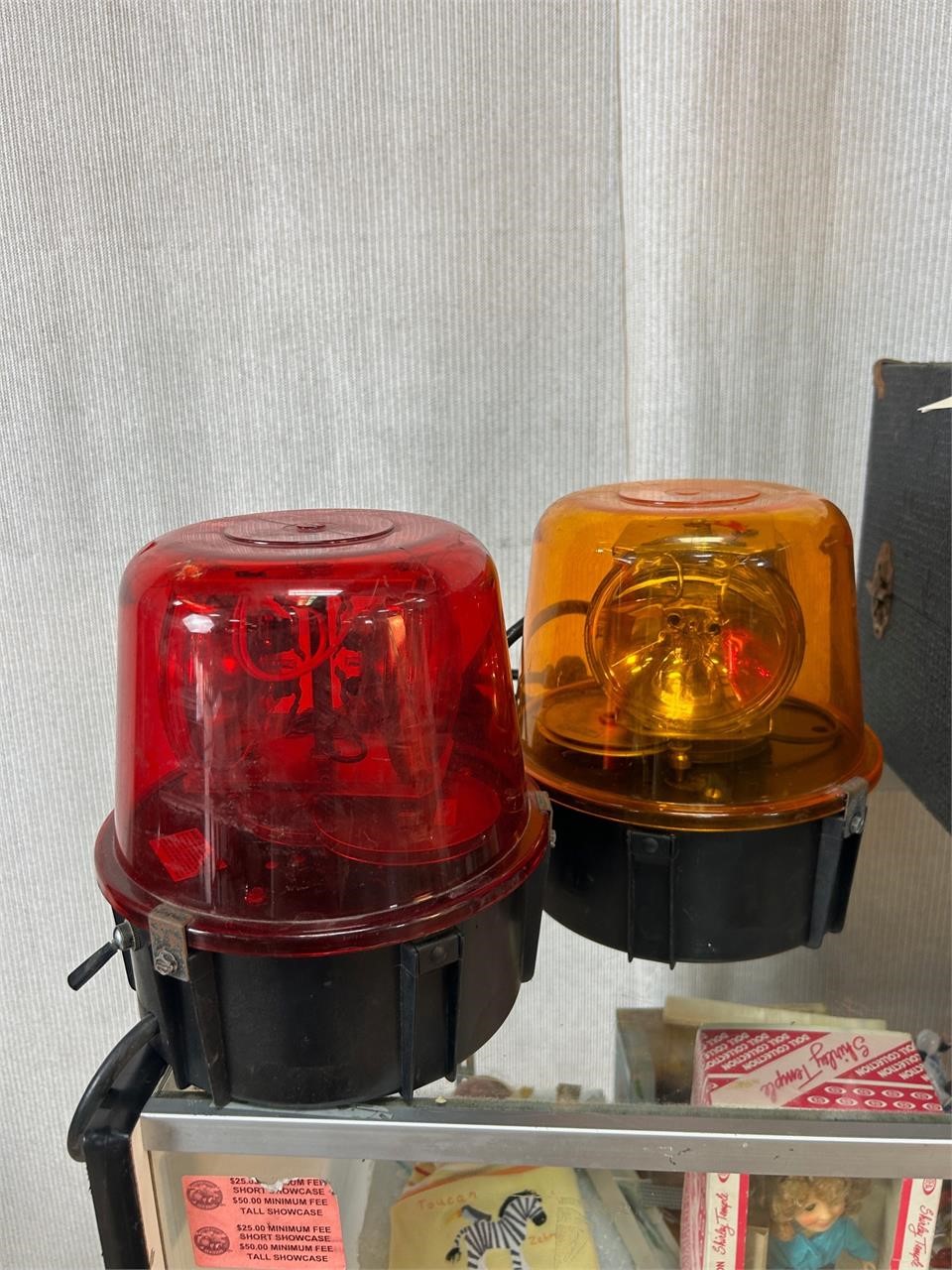 2pc Tripp Lite Beacon Lights: Red, Yellow