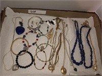 Lot of jewelry