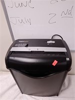 Amazon Basics paper shredder