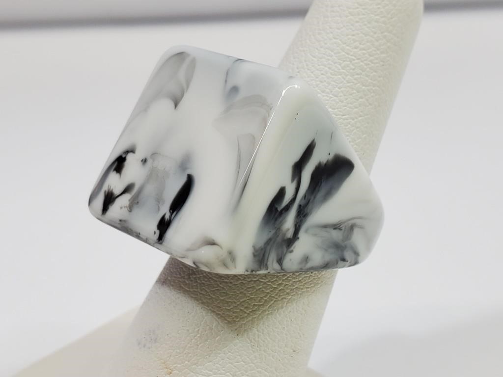 Large Lucite Ring Size 6