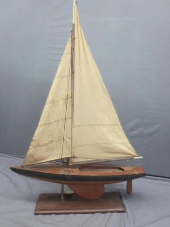 *LPO-Mahagony Pond Sailboat Model