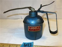 Vintage Ludell Oil Can Made in Italy! Works fine