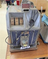 Vintage O.D. Jennings & Co 5 Cent Slot Machine,