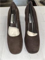 LADIES BROWN ANDRE OSSOUS SHOES 9 1/2